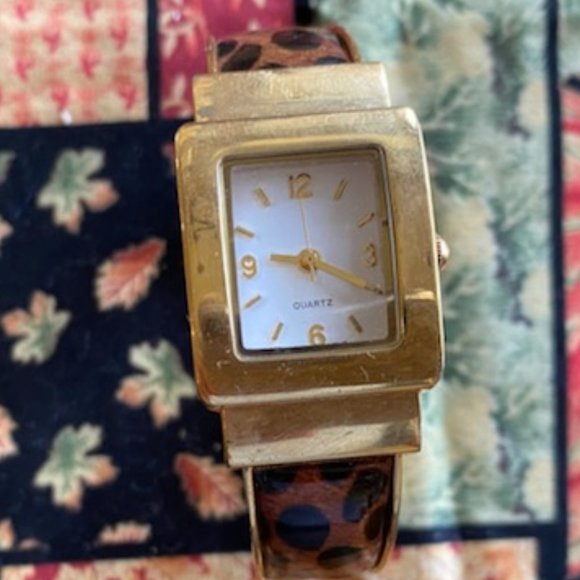 LEOPARD Print & GOLD tone CUFF BRACELET Wrist WATCH * 2-1/4" across inside - Picture 6 of 6
